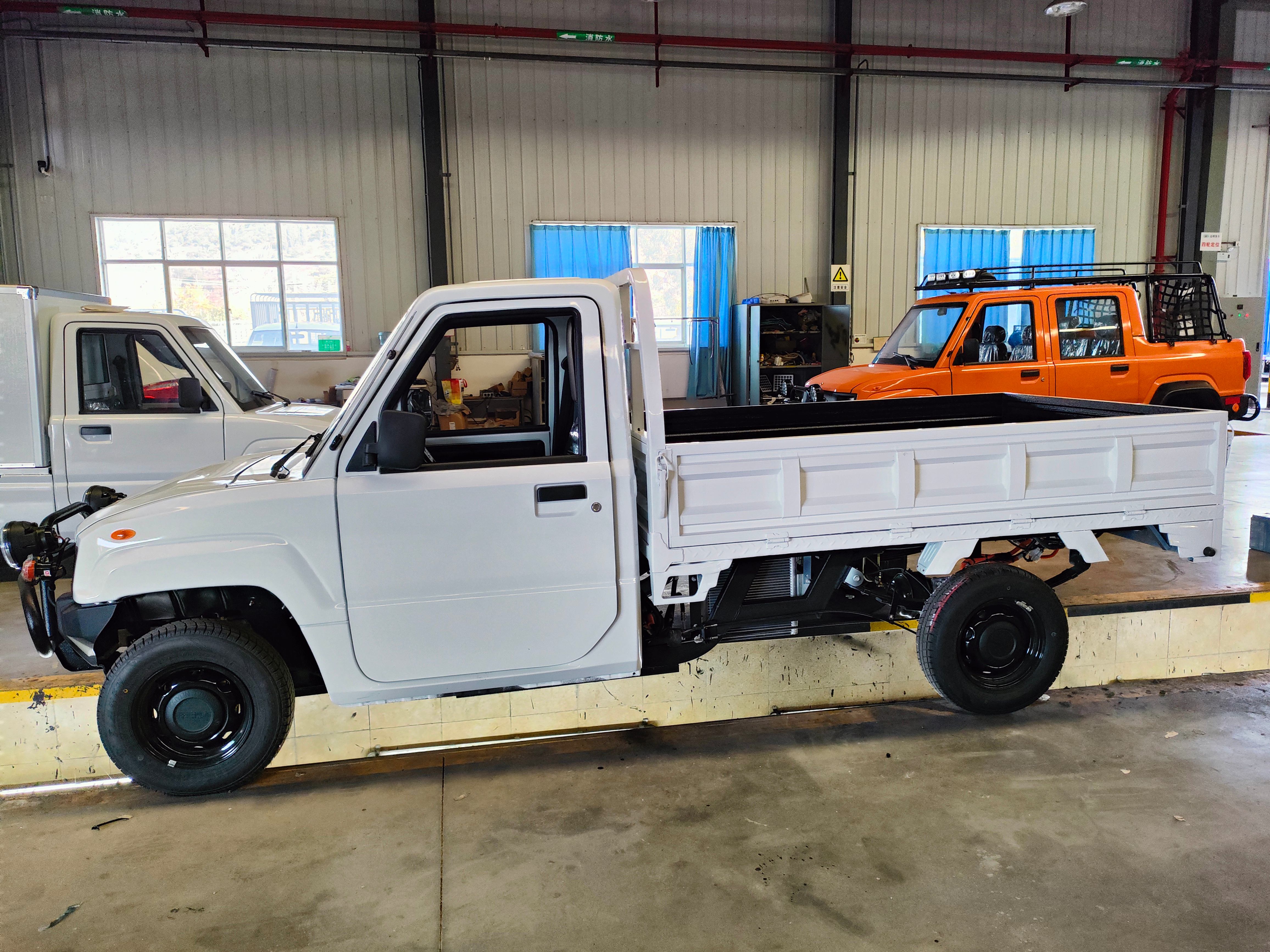 Electric pickup truck-B